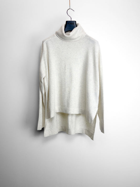 CASHMERE KNITTED HIGH NECK SWEATER
